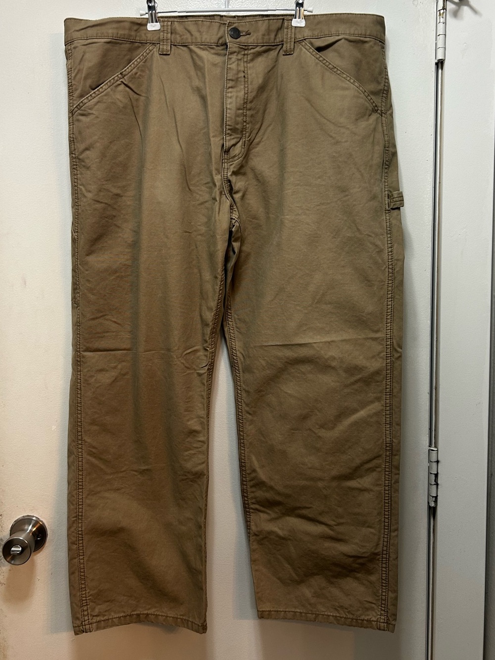 Men's Cargo Pants in Brown - Classic Utility Style‎